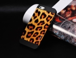 Motomo Hard Case Leopard Black for iPhone 5