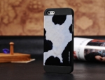 Motomo Hard Case Cow Black for iPhone 5/5S